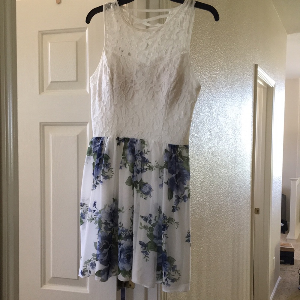 Semi Formal Dress Small Floral/Lace